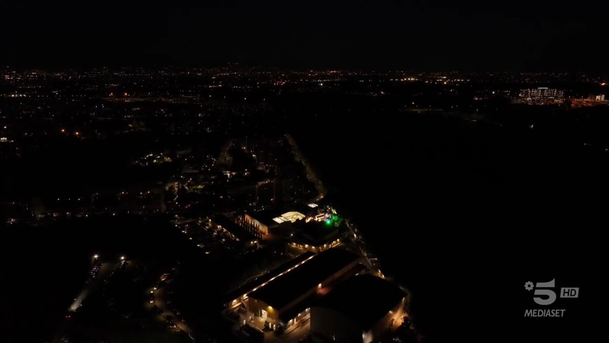 Strategie, duri scontri ma anche riavvicinamenti e verità 🔥 Si parte, seguite la puntata con noi su #Canale5 e in streaming su Mediaset Infinity! #GrandeFratello