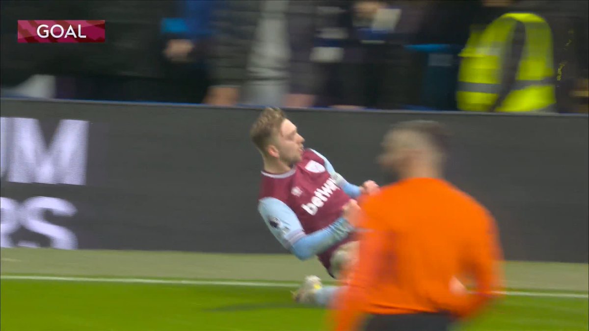 Jarrod Bowen puts West Ham AHEAD at Stamford Bridge! 🔥