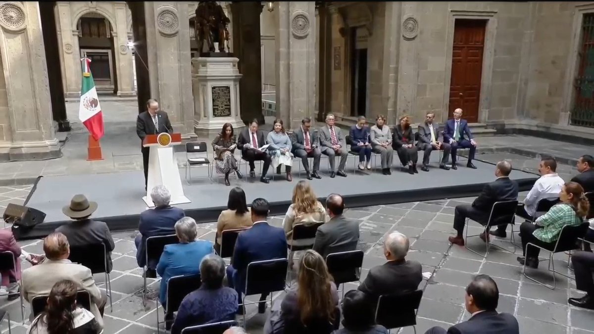 La UNAM amplía su compromiso con la educación. Con la misión de fortalecer la oferta educativa, la UNAM incrementará en 1,500 lugares su capacidad para el ciclo escolar 2025-2026. Nuestros nueve planteles de la ENP | Escuela Nacional Preparatoria - UNAM y los cinco del CCH UNAM recibirán a cerca de 34,000 estudiantes, reafirmando nuestro compromiso con el futuro de México.