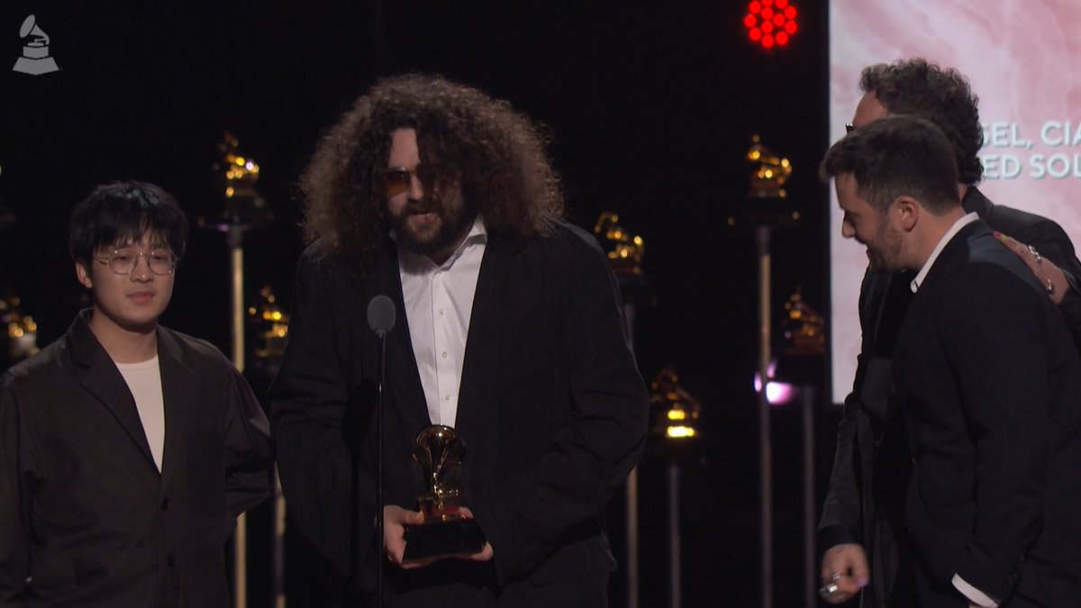 Congrats Best R&B Song winner - "Saturn" SZA. #GRAMMYs ICYMI, rewatch the #GRAMMYPremiere Ceremony: