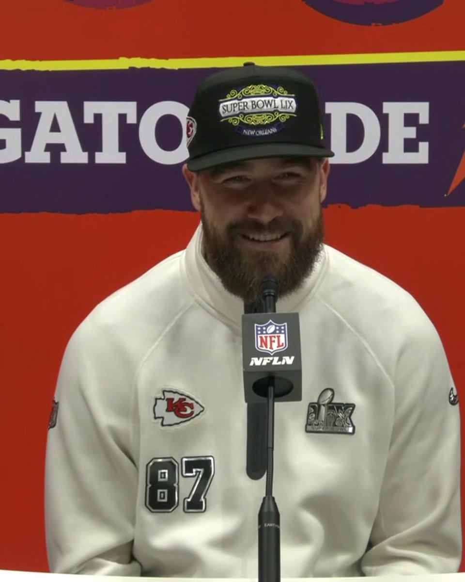 "People hate the Chiefs? I didn't know that." - Travis Kelce 🤣