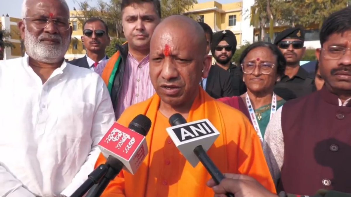 देश की संसद में कांग्रेस अध्यक्ष श्री मल्लिकार्जुन खरगे और समाजवादी पार्टी के अध्यक्ष श्री अखिलेश यादव का बयान न केवल सनातन धर्म पर प्रहार है, बल्कि निंदनीय भी है और शर्मनाक भी है...