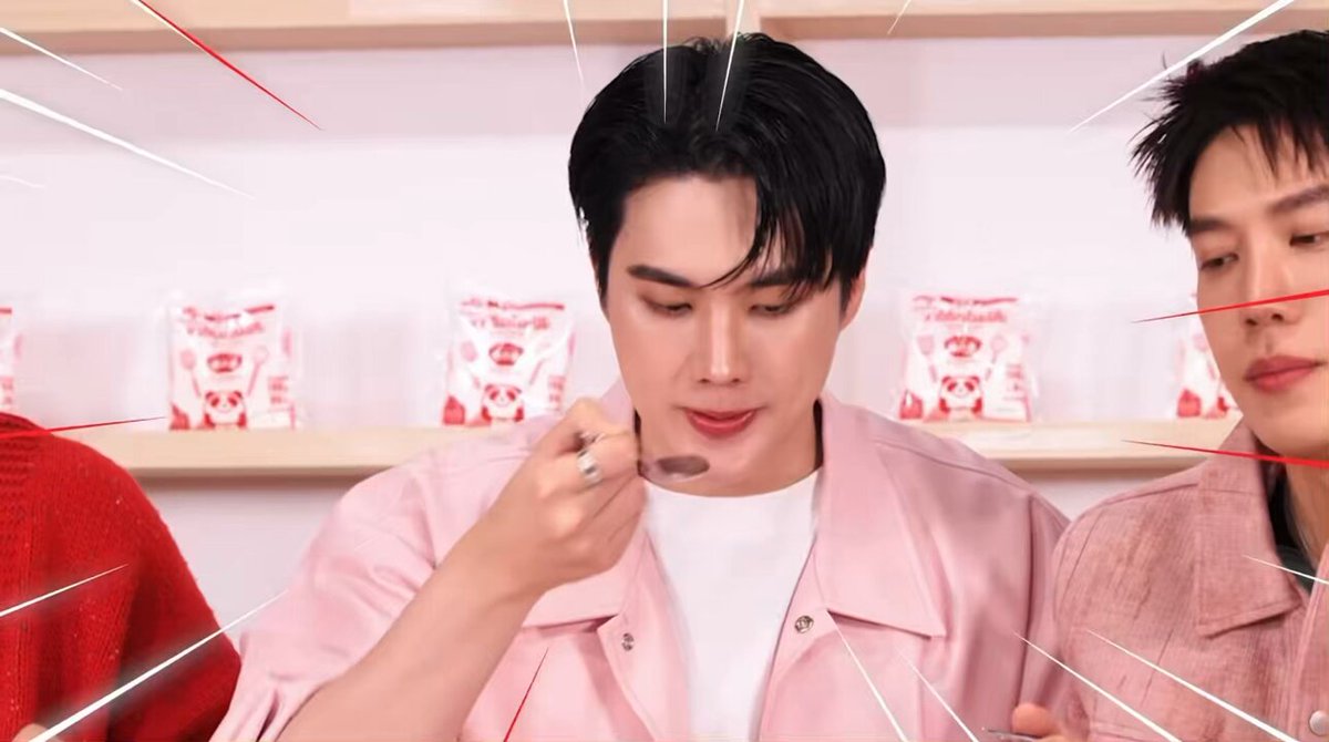 🧚🏻‍♀️ : อร่อย //ชิมของนิว 🐻‍❄️ : จุ๊บ💋 🧚🏻‍♀️ : ชนะเลย! 🐶 : แกชิมอันนี้ก่อนๆ //ชี้ของพี่เต 🧚🏻‍♀️ : พี่เตต้องหอมแก้มเพื่อความเท่าเทียม 🐋 : เดี๋ยวโดนเกรทต่อย 🐶 : หอมไปเลยพี่ หอมไปเลย #BestieTastyชูรักด้วยชูรสbyอายิโนะโมะโต๊ะEP5