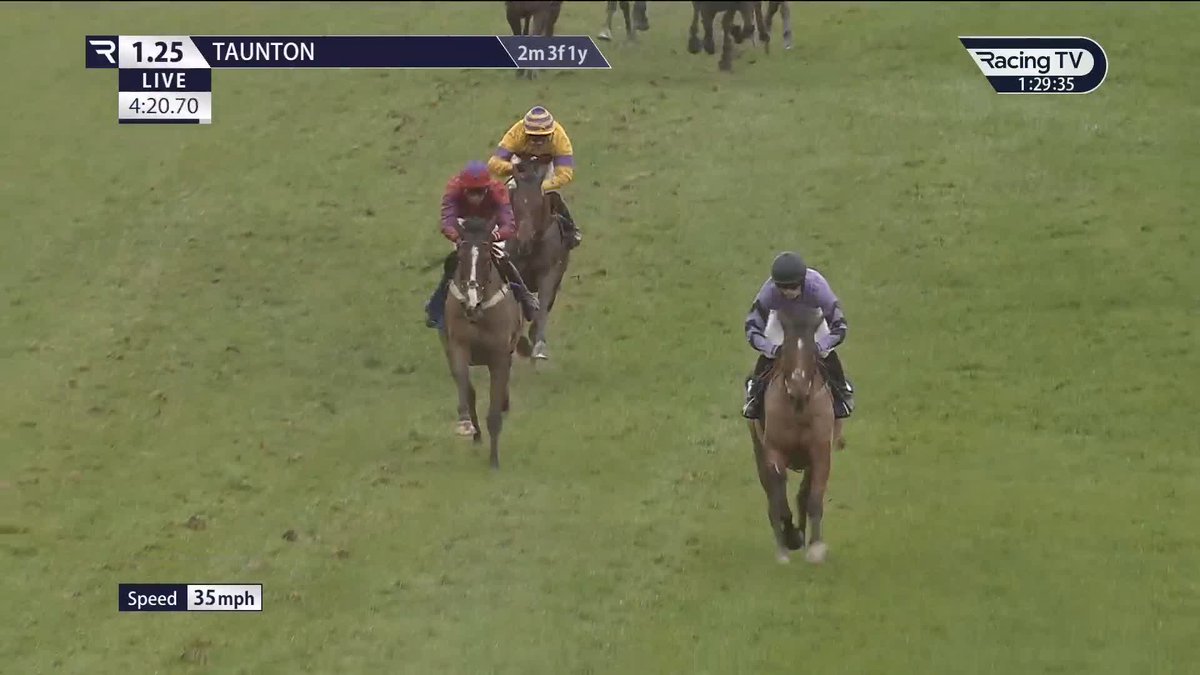 A nice performance here from Go West, who doubles up over hurdles and surely has more to offer for Paul Nicholls OBE, Harry Cobden and Owners Group 📍 Taunton Racecourse & Conference Centre
