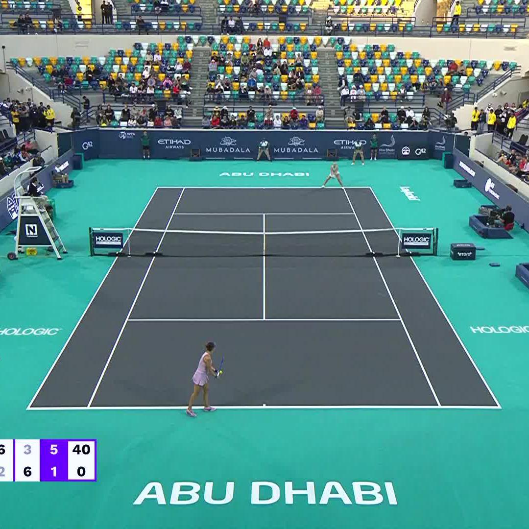 Back winning in Abu Dhabi 🤌 2023 champ @belindabencic toughs out a 6-2, 3-6, 6-1 win vs. Sramkova! #MubadalaAbuDhabiOpen
