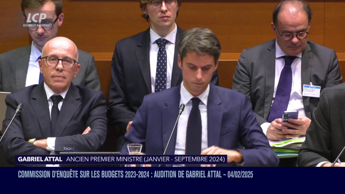 "Moi, quand je cherche à réduire le déficit, la première question que je me pose, c'est quelles dépenses on peut réduire", répond Gabriel Attal. "Quand vous avez une baisse de vos recettes, vous vous adaptez en baissant vos dépenses." #DirectAN
