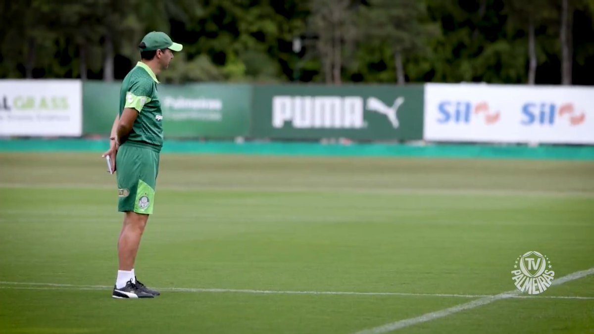 Em fotos, em vídeo… tudo o que rolou em mais um dia de preparação do #MaiorCampeãoDoBrasil pro clássico de quinta-feira 🔥 ➤