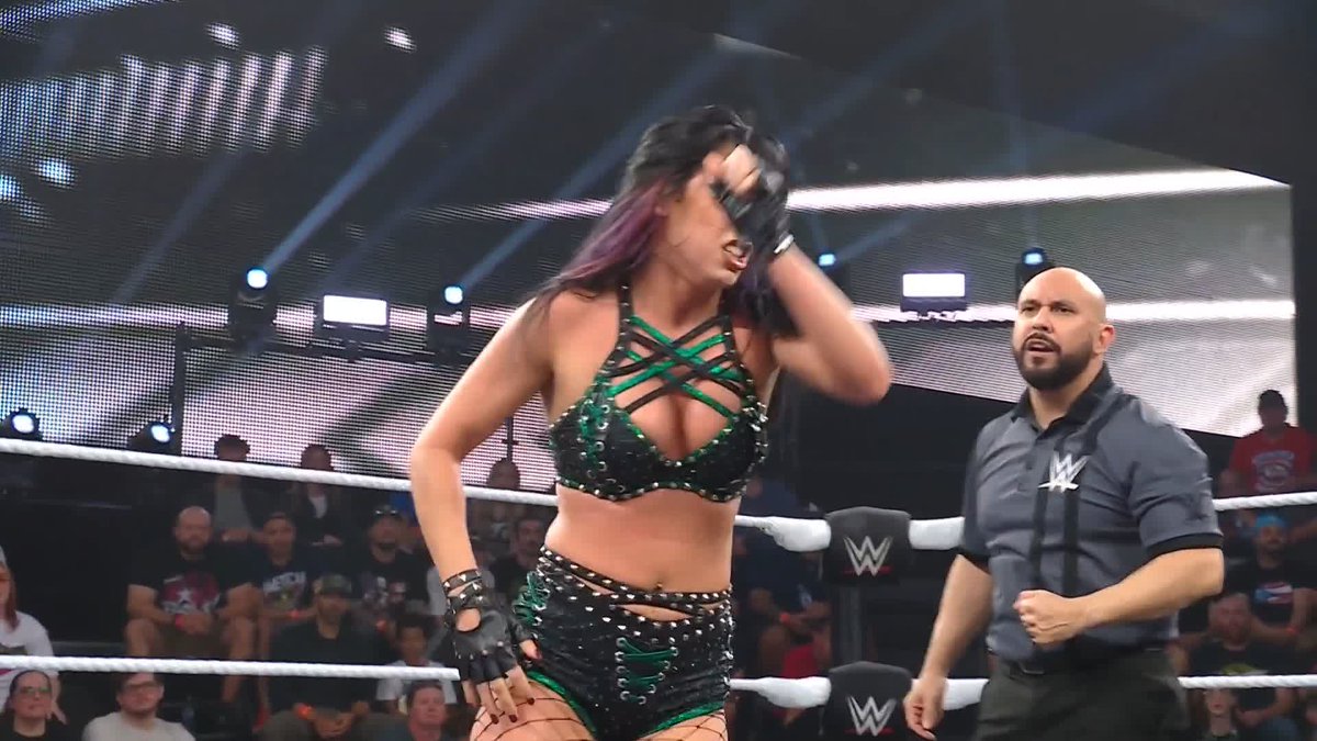 It's a good one between Jacy Jayne and Stephanie Vaquer so far! 😮‍💨 #WWENXT