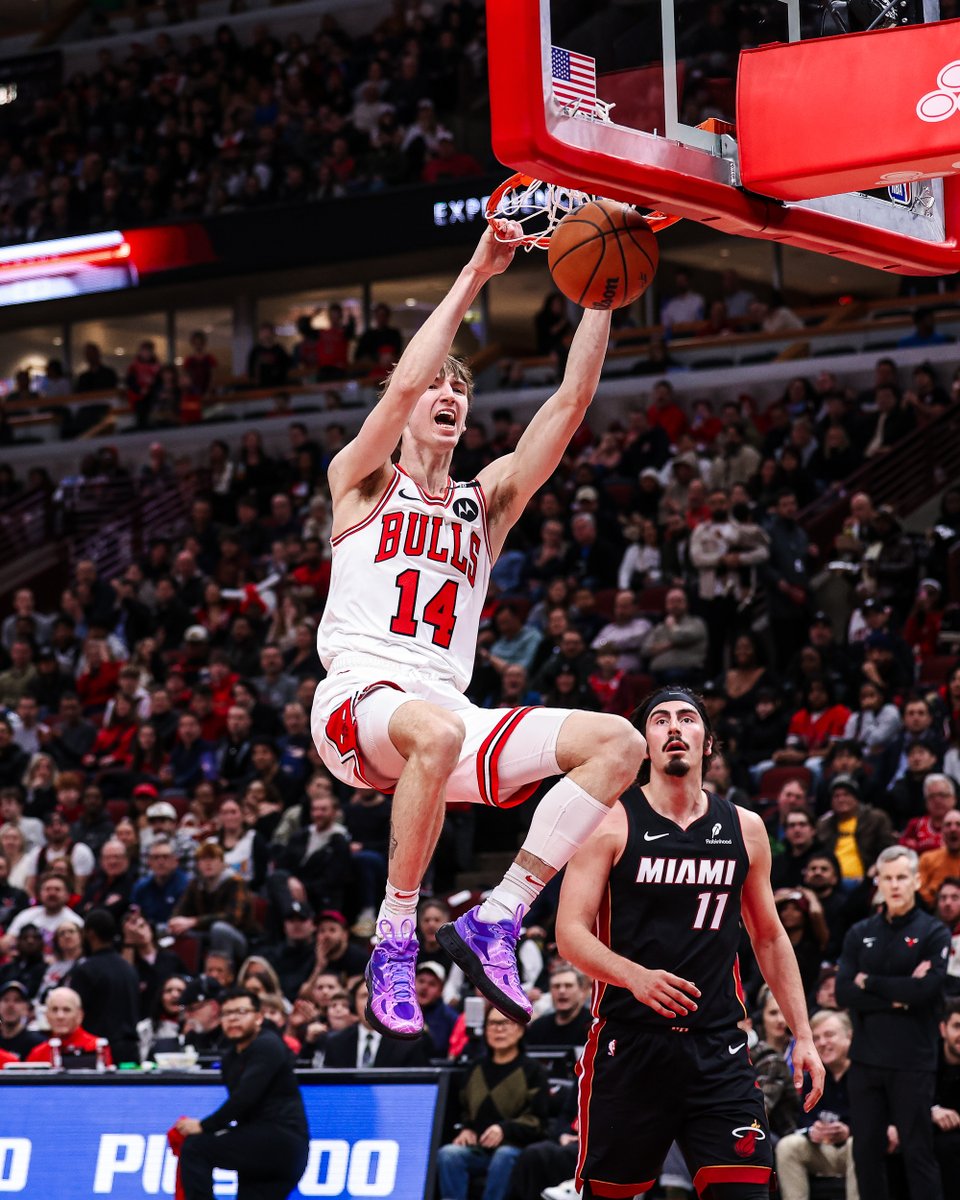 Matas poured in 15 first half points, hitting every single one of his shots. Here's all 7 buckets.