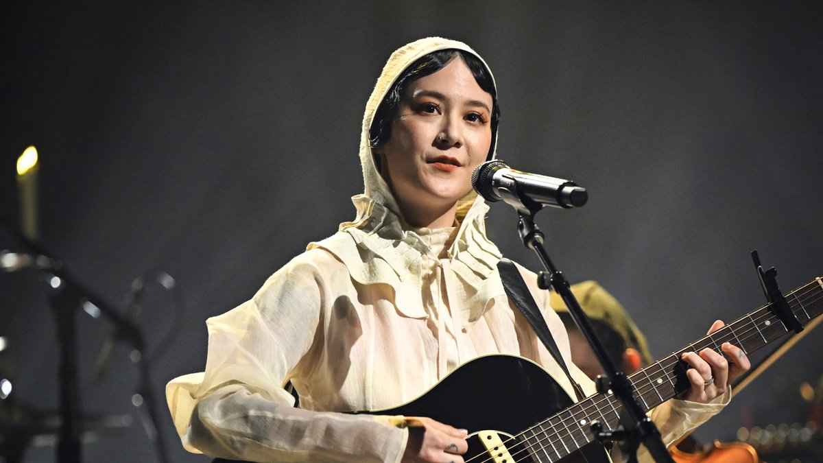 .Japanese Breakfast performs “Orlando in Love”! Watch the full performance ⬇️ #FallonTonight