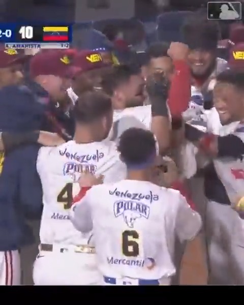 ¡Se acabó lo que se daba! Venezuela gana por vía del TKO 10-0. Jesús Vargas lanzó 8 entradas SIN HIT. #SerieDelCaribe