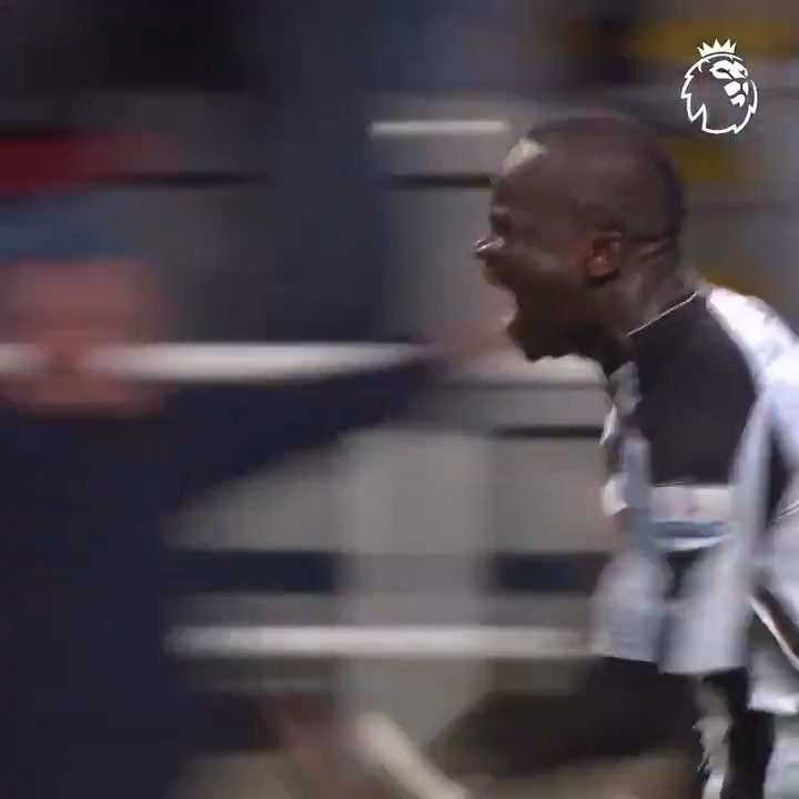 14 years ago today, Cheick Tioté scored THAT volley to complete the 4-4 comeback against Arsenal after being 4-0 down. Always remembered 🕊️🖤 #NUFC
