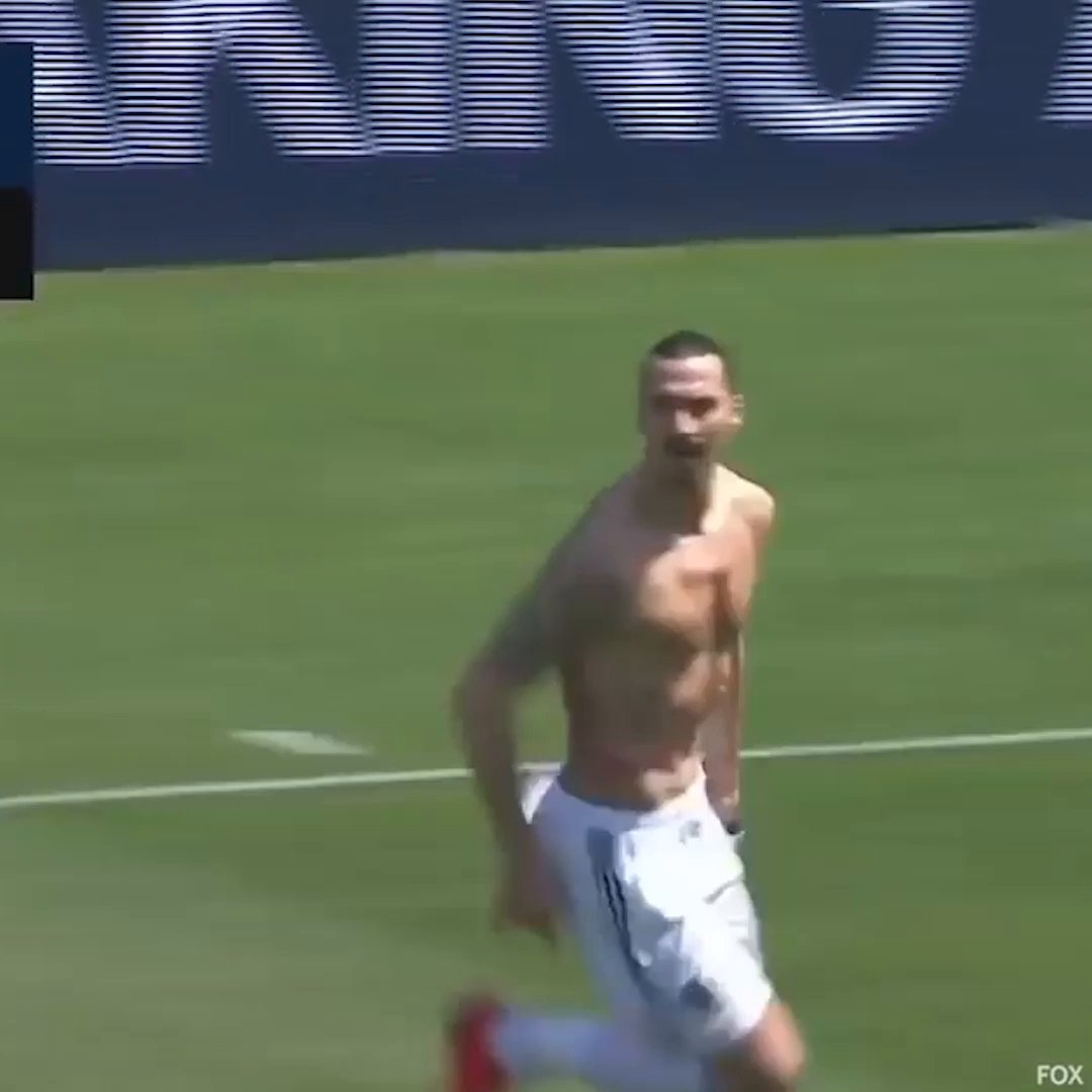 Throwback to when Zlatan made his MLS debut at 36 years old with his team down 3-1 and took control immediately. GOATED 🦁