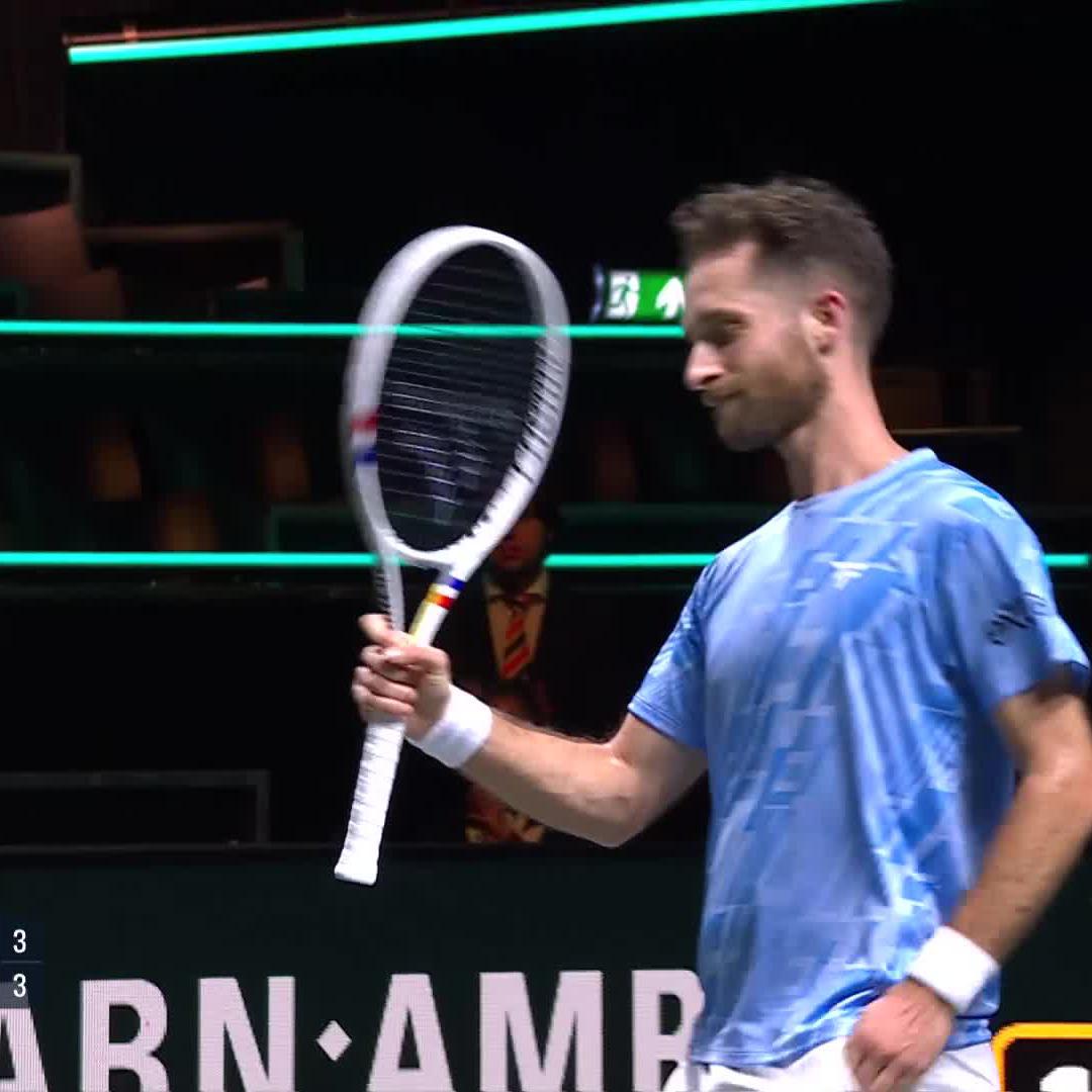 Clairement pas le Arthur Fils 🇫🇷 des grands jours, mais Constant Lestienne 🇫🇷 c'est vraiment le mec bourbier par excellence, quand il commence à varier, à rentrer dans ta tête, c'est fou J'aime beaucoup son tennis intelligent.
