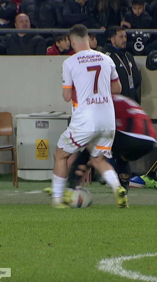 Galatasaray harika video paylaştı.. Bizede paylaşmak düşer.. Utanan olur mu? Sanmıyorum.