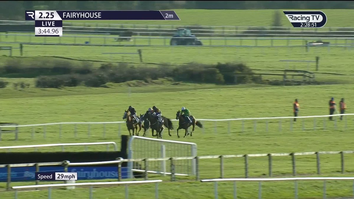 ๐ข๐ก Puturhandstogether for Mark Walsh after that ride at Fairyhouse. ๐ Boodles contender all over.