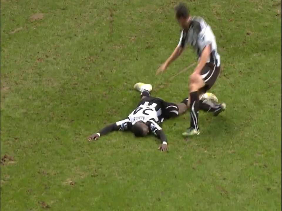 On this day in 2011, Cheick Tioté scored this stunner to complete one of the greatest EVER comebacks 🔥 Will we see a repeat of this tonight at St James' Park? 👀🍿