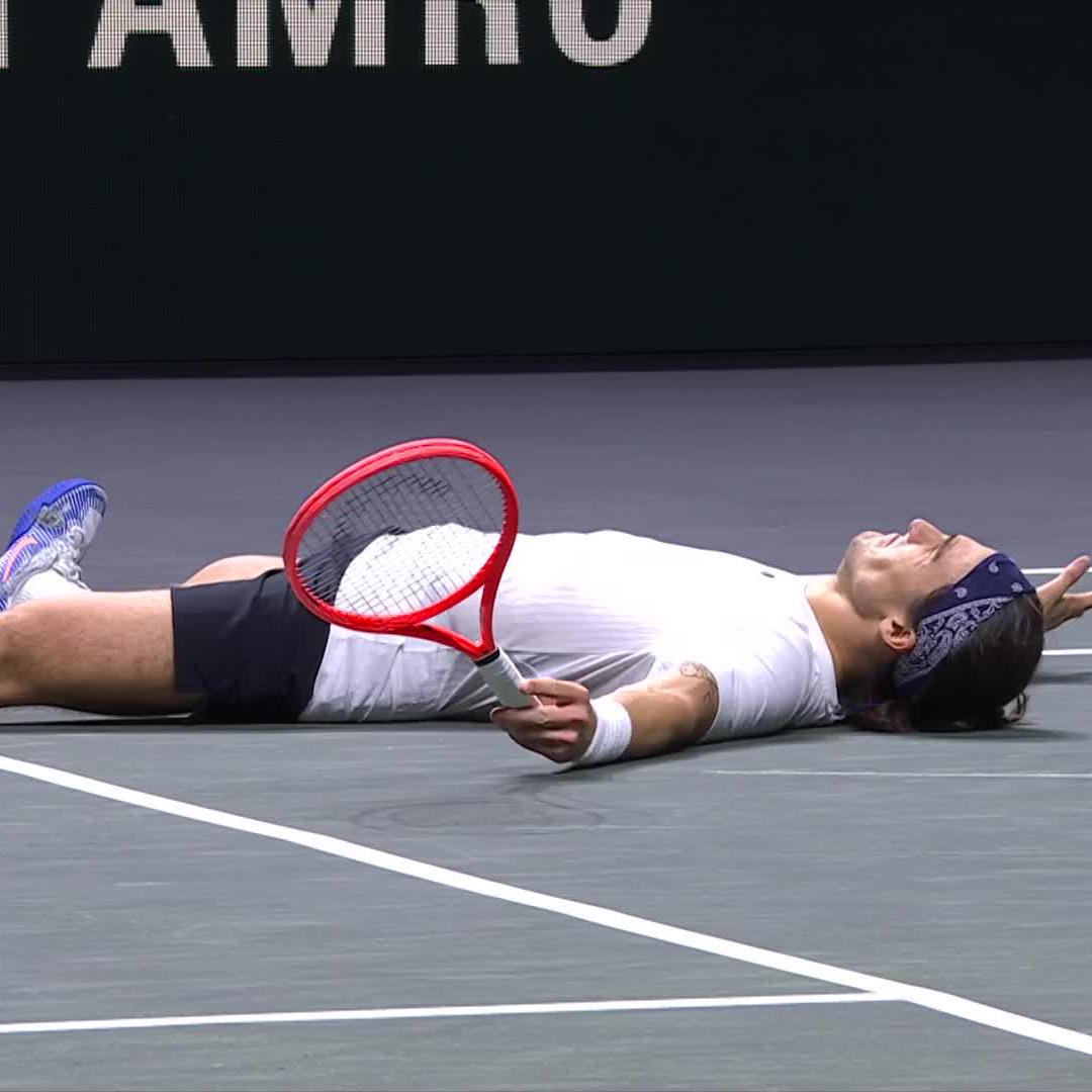 Sealed in STYLE ๐บ The moment Bellucci defeated Medvedev for his first ever Top 20 win! #abnamroopen