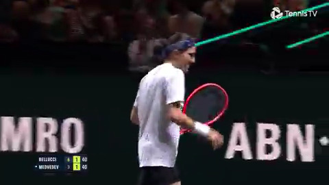 Senza paura, senza sponsor e con la bandana di McEnroe. #bellucci #tennis #abnamroopen