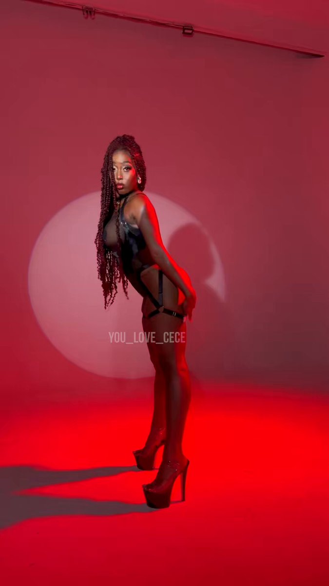 BTS from my birthday shoot the other day ♒️ dropping the content tomorrow and Friday (my actual birthday 🥳) 🎥 Synamatixxx