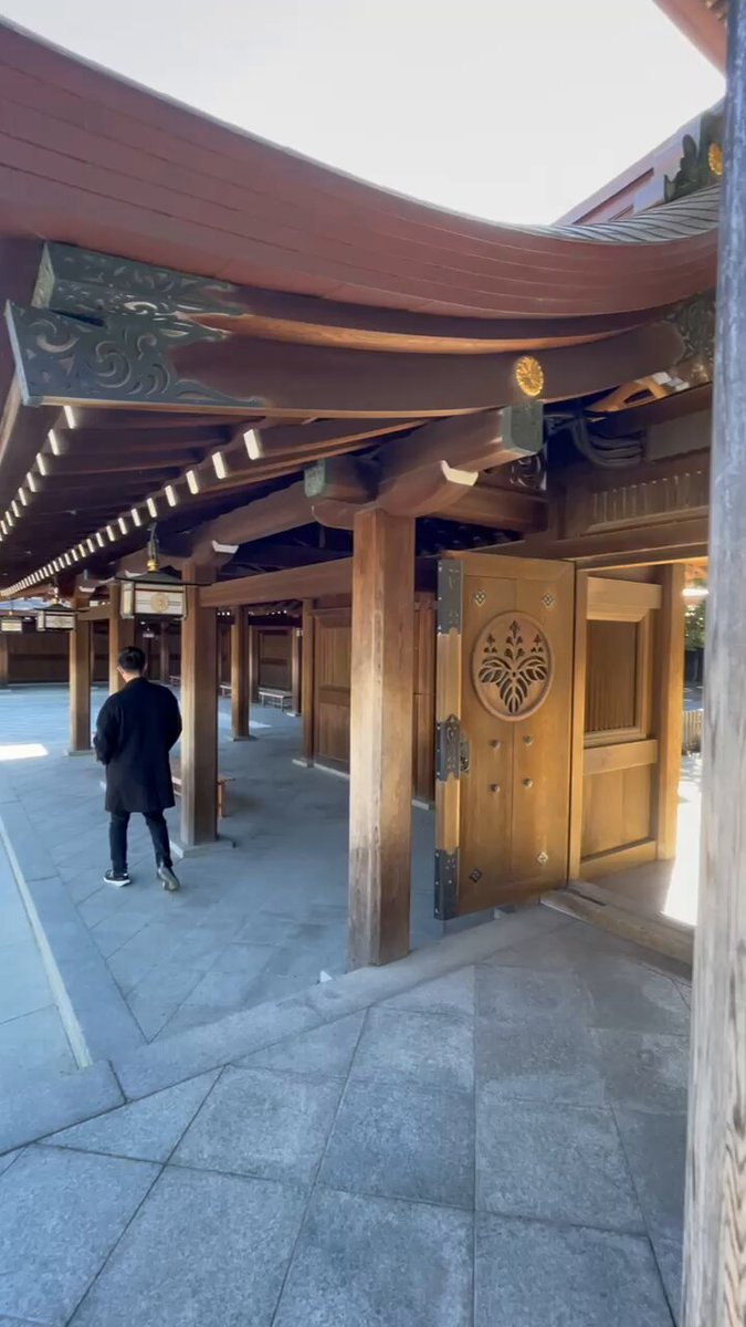 東京! We’ve loved exploring the city these past few days and we can’t wait to play Kanda Square Hall on February 6 🇯🇵 Any places we should check out while we’re here? Drop your suggestions below 👇 #brigittecallsmebaby #tokyo