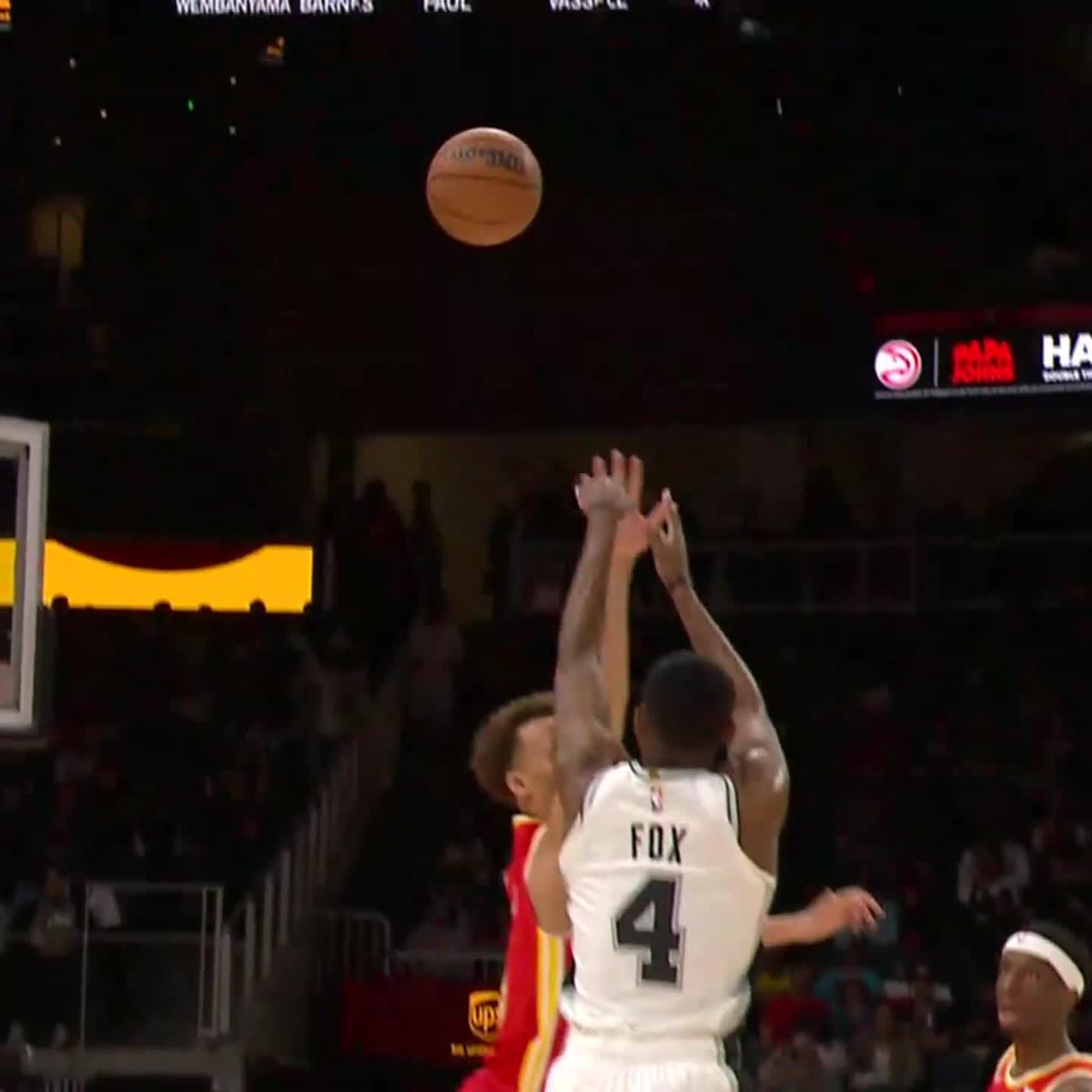 De'Aaron Fox's first bucket as a Spur 👏 📺 Spurs-Hawks on ESPN