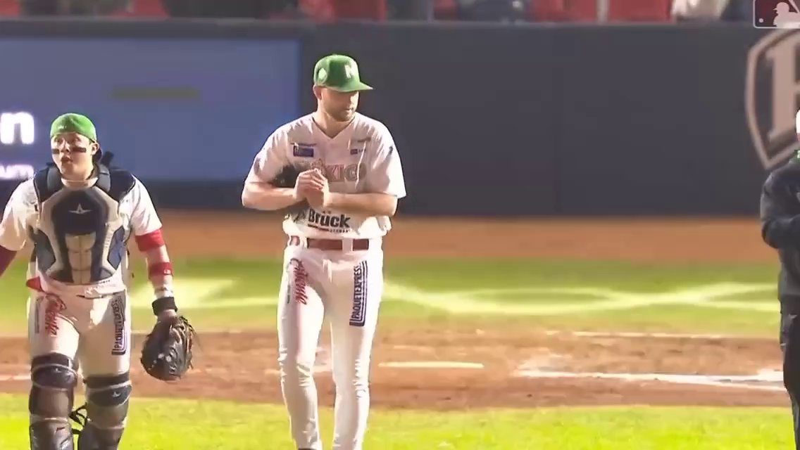 ¡Los Charros de Jalisco se convierten en los primeros finalistas mexicanos en una #SerieDelCaribe en ocho años! 🤠