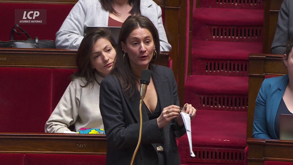 "Vous pouvez construire tous les murs, les mettre le plus haut possible, quand il y a une aspiration à vivre mieux, les gens prennent tous les risques possibles", déclare Elsa Faucillon, qui dénonce les "politiques de militarisation de nos frontières". #DirectAN #Mayotte