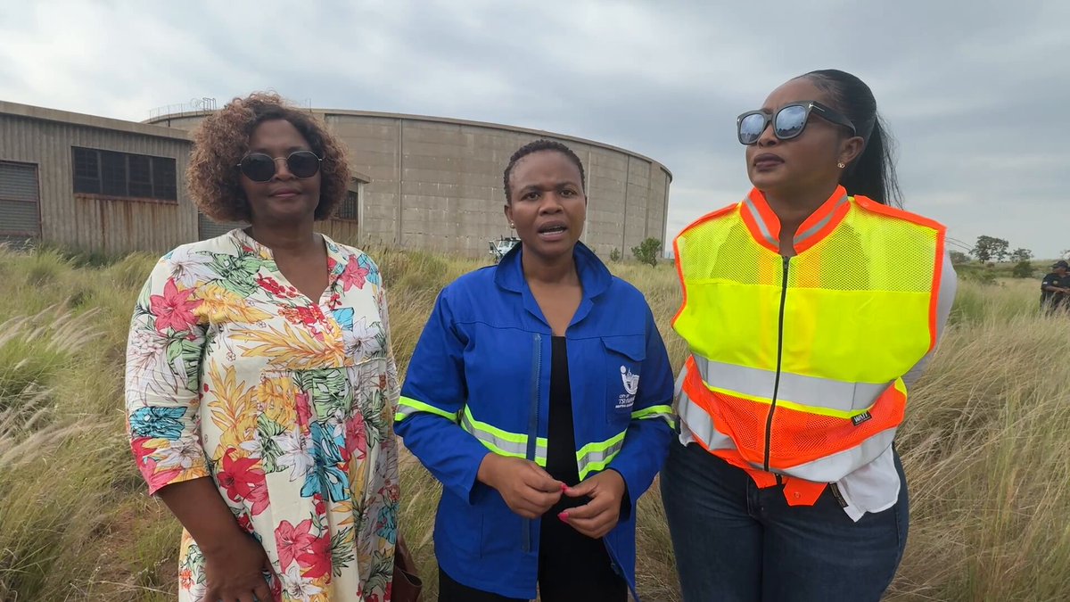 While we have removed the latest trench of illegal connections at the Mabopane Main Reservoir, we know they’ll be back if we don’t prevent it. We promise visible policing at this critical infrastructure. We plan to build security fencing to protect the reservoir against vandalism. The shacks that have been erected will also be removed by TMPD. City of Tshwane