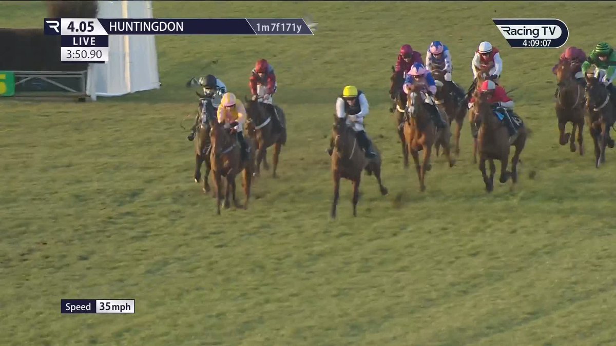 Spectacularsunrise wins on debut for Nigel Twiston-Davies and Jamie Brace in division one of the bumper at Huntingdon.