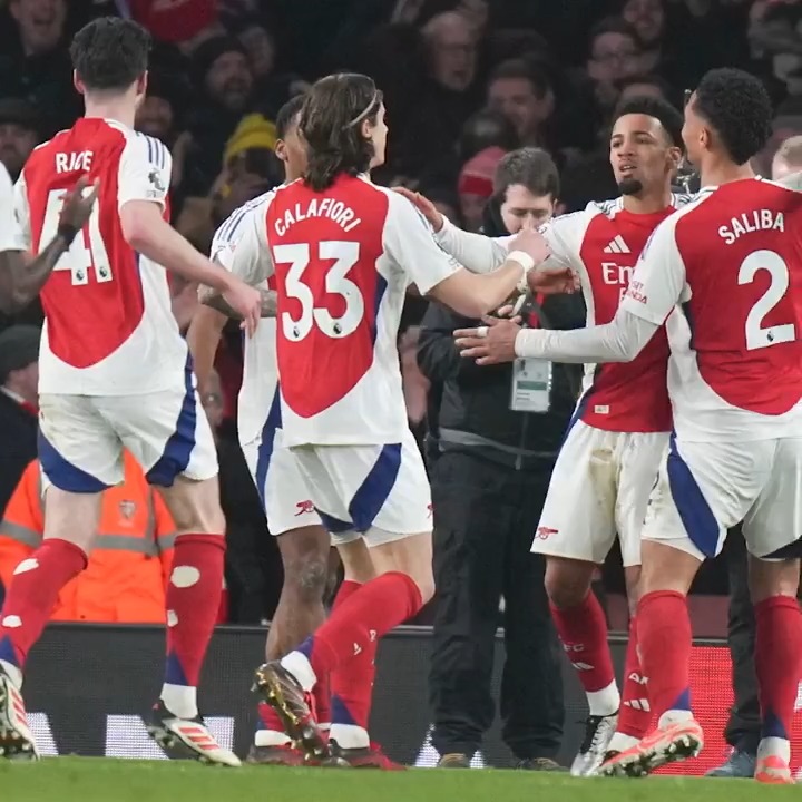"Sometimes you have to rein it in a little bit" Did Arsenal over celebrate their win against Man City? 🤔