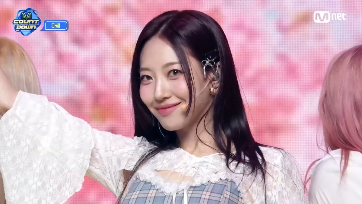 BESTie’s Dahye has made her comeback with "Cherry Road" 🍒
