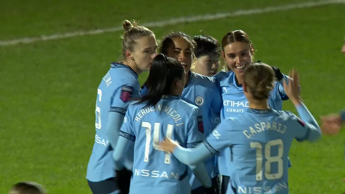 MARY FOWLER THAT IS OUTRAGEOUS 🤯 An excellent charge from Miedema to set up Fowler from a long ranged strike! #SubwayWLC Manchester City Women