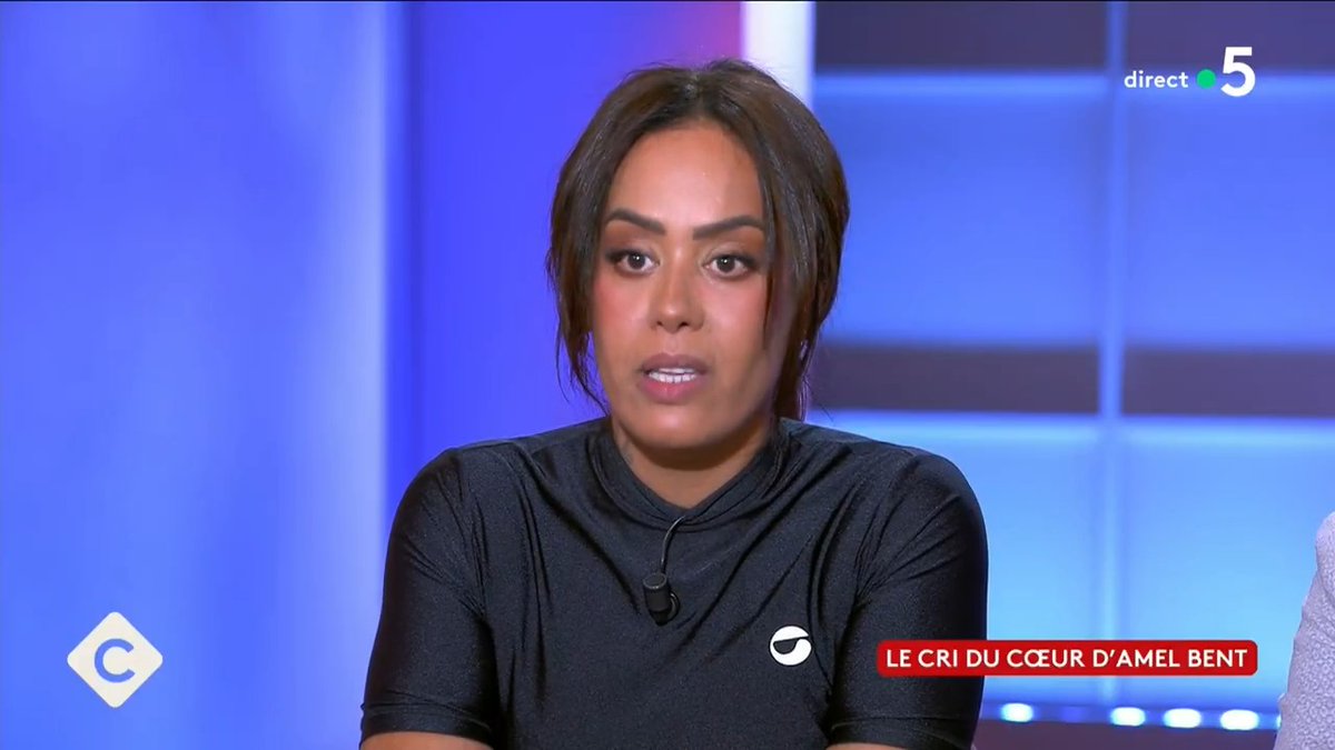 ✨ "Décharge mentale est une chanson spéciale. C’est la liste des choses qui me tracassent quand je me mets au lit le soir. Quand j’ai compris que beaucoup de femmes ressentaient la même chose, je me suis dit que ça valait le coup d’ouvrir mon cœur !" Amel Bent dans #CàVous