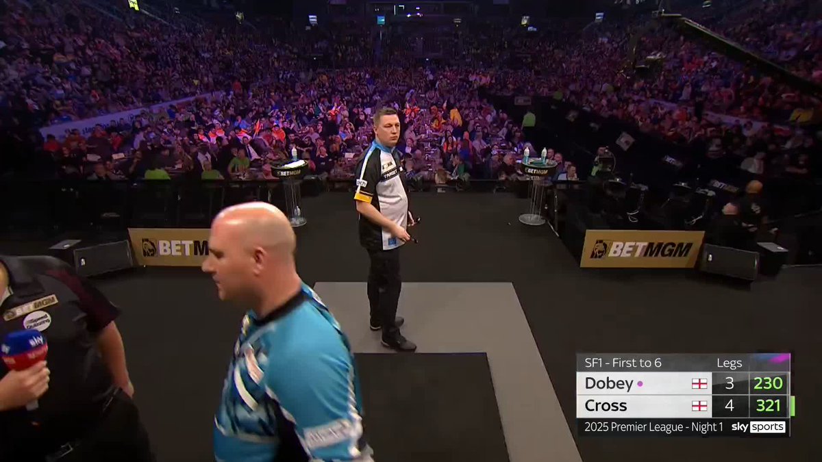 DOBEY FINDS THE BIG FISH! 🐠 Chris Dobey hits the first 170 checkout of this year's Premier League! 📺 #PLDarts25