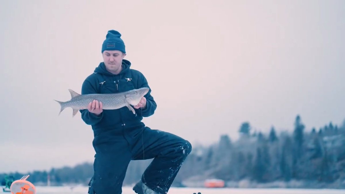 🇨🇦🎣 Erik Swanson: BIG Outdoorsman! Enjoy ice fishing with Erik 👇