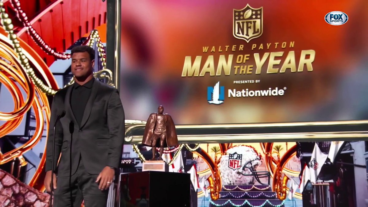 #DUUUVAL Jacksonville Jaguars DE Arik Armstead is the Walter Payton NFL Man of the Year! 👏 #WPMOY