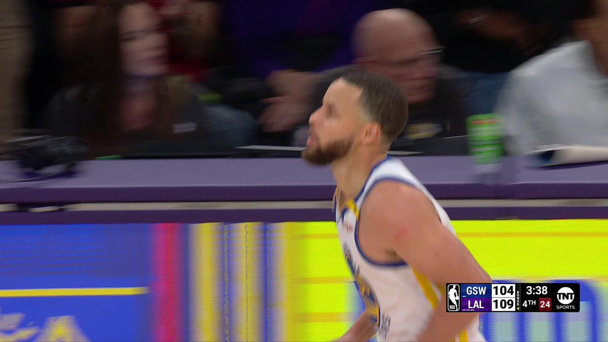 CURRY'S UP TO 32 PTS 💦 Warriors-Lakers coming down to the wire on TNT!