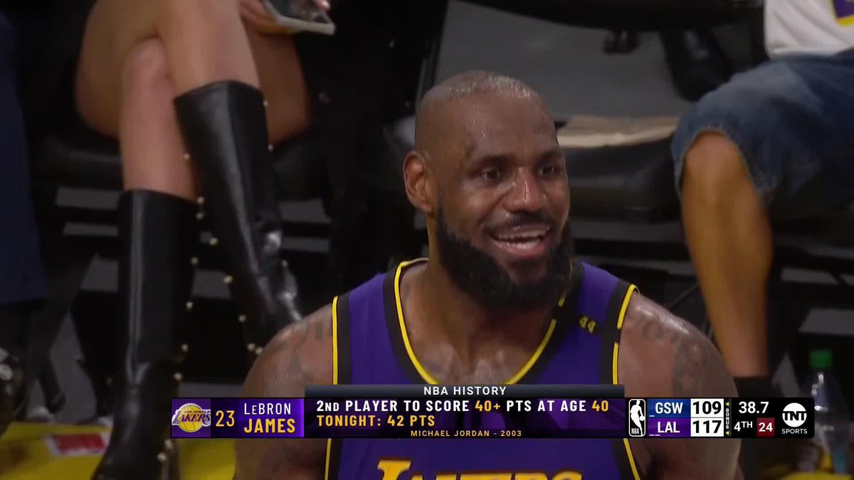LeBron is smiling through it all! 🤩