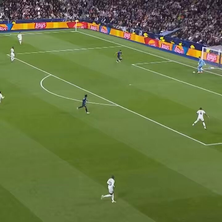 🚨🇧🇷 Le BUT de Vinicius contre Salzburg à été élu meilleur but de la phase de groupe de la Ligue des Champions. 🤩🤍