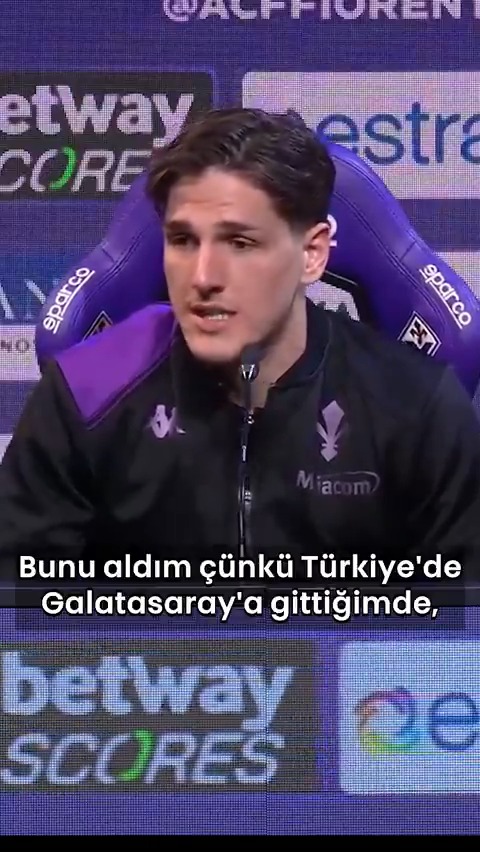 Nicolo Zaniolo, Muhammed Emin Özkan'ı unutmadı. Fiorentina'daki forma numarasını '17' olarak belirleyen Zaniolo, forma numarasının sebebini soran İtalyan gazetecilere, "17 onun en sevdiği numaraydı ve oradan kaldı ve ben de onu aldım" dedi.