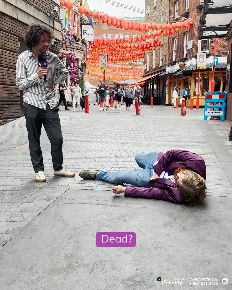 😲 We have to give it to Andy, he takes charades very seriously! 😲 ____________ #StreetCasino #funchallenges #charades #StreetsofLondon #partygames