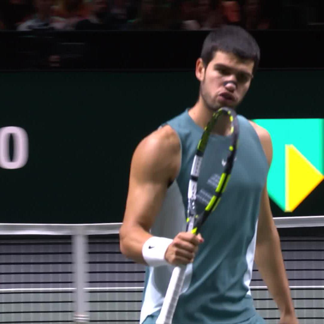 "Is there anything this guy can't do with a racket in his hand" 🪄 Carlos Alcaraz #obnamroopen