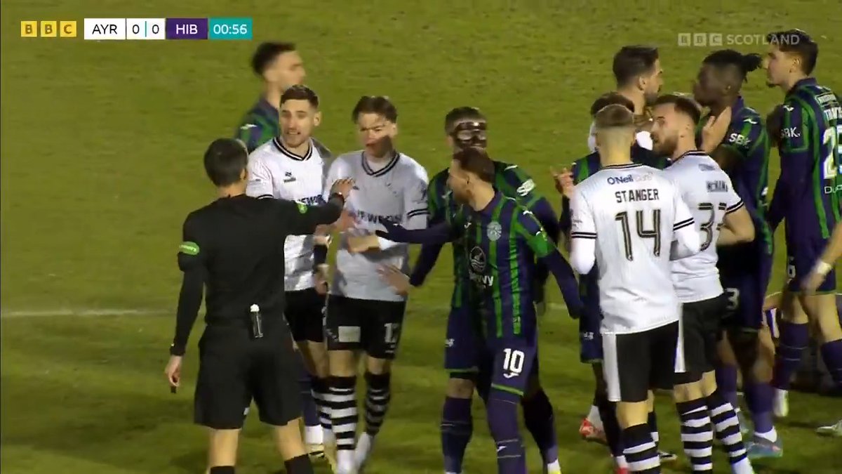 🗣️ 'Spicy opening to the tie' Ayr United not happy with the yellow shown for this challenge from Nectar Triantis in the opening minute 🟨 🏆 Scottish Gas Scottish Cup: Ayr United v Hibs 📺 BBC Scotland & BBC iPlayer #BBCFootball
