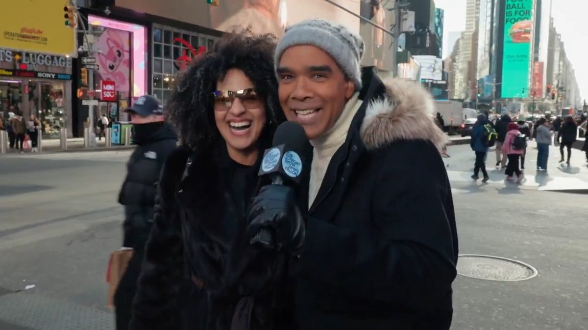 .Dion Flynn interviews people to see how well they know the “Super Bowl Song” 🤣 #FallonTonight