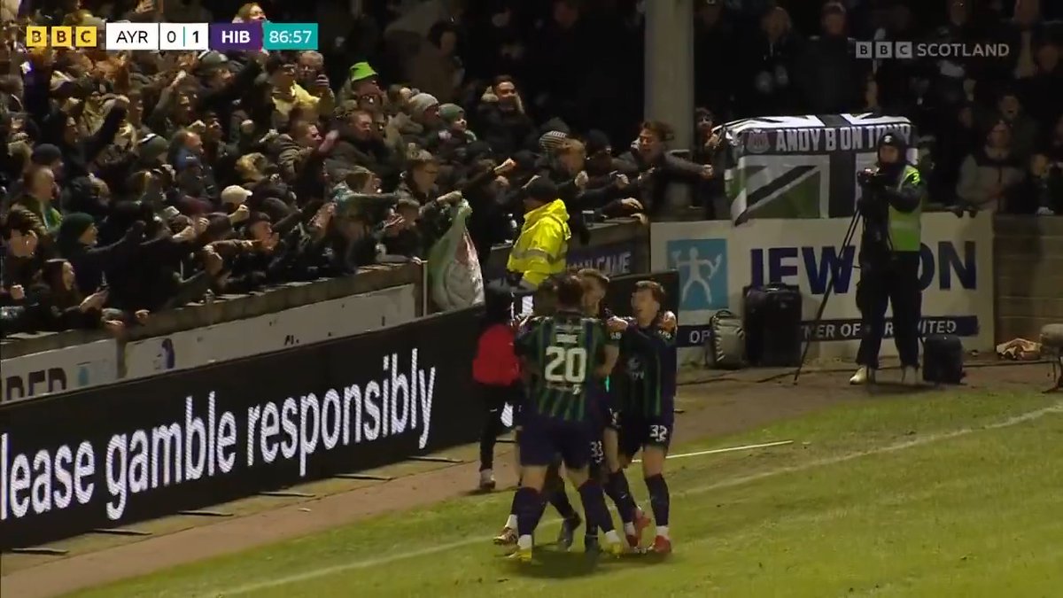 A late goal for Hibs that could see them through to the quarter-finals! Rocky Bushiri heads in from close range. 🏆 Scottish Gas Scottish Cup: Ayr United v Hibs 📺 BBC Scotland &amp; BBC iPlayer #BBCFootball