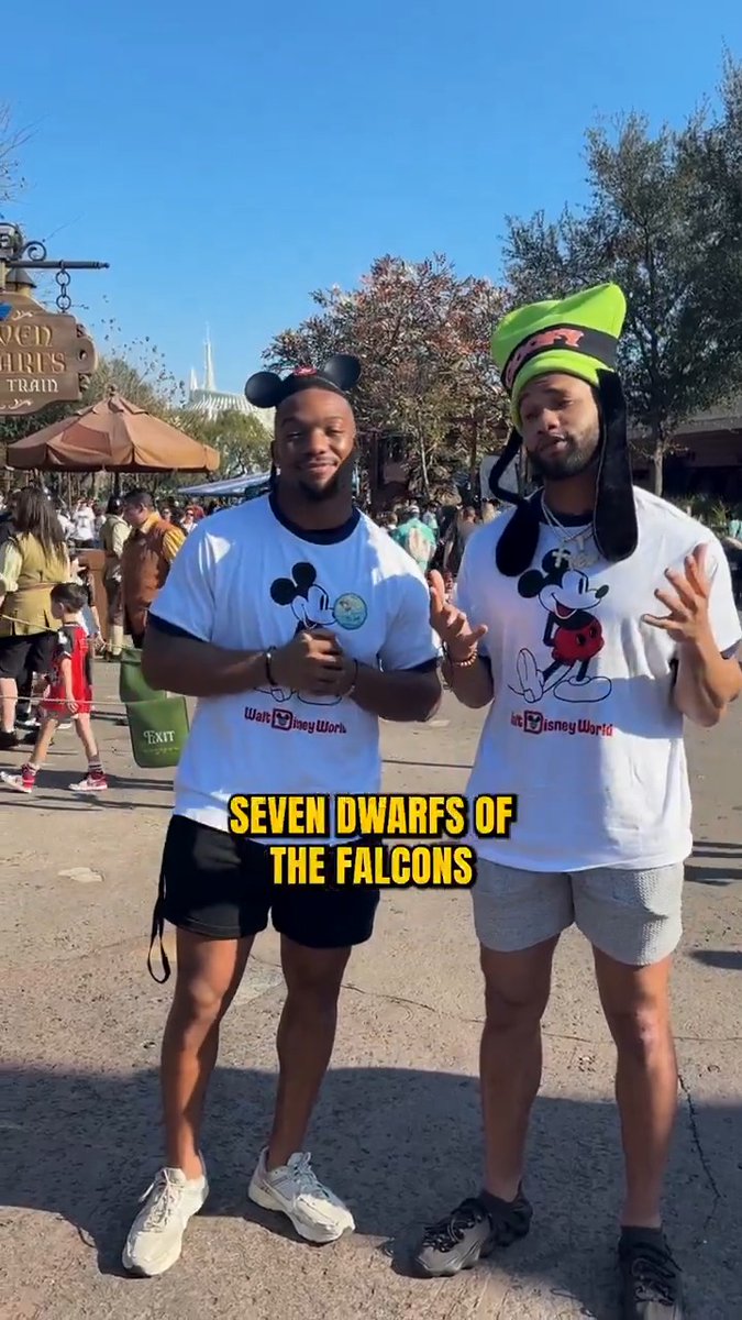 The Seven Dwarfs of the Atlanta Falcons? 😂 Bijan Robinson | Walt Disney World | Disney Parks