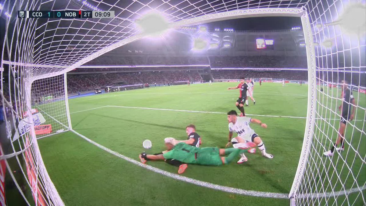 LA DOBLE ATAJADA DE KEYLOR NAVAS. 🤯🇨🇷
