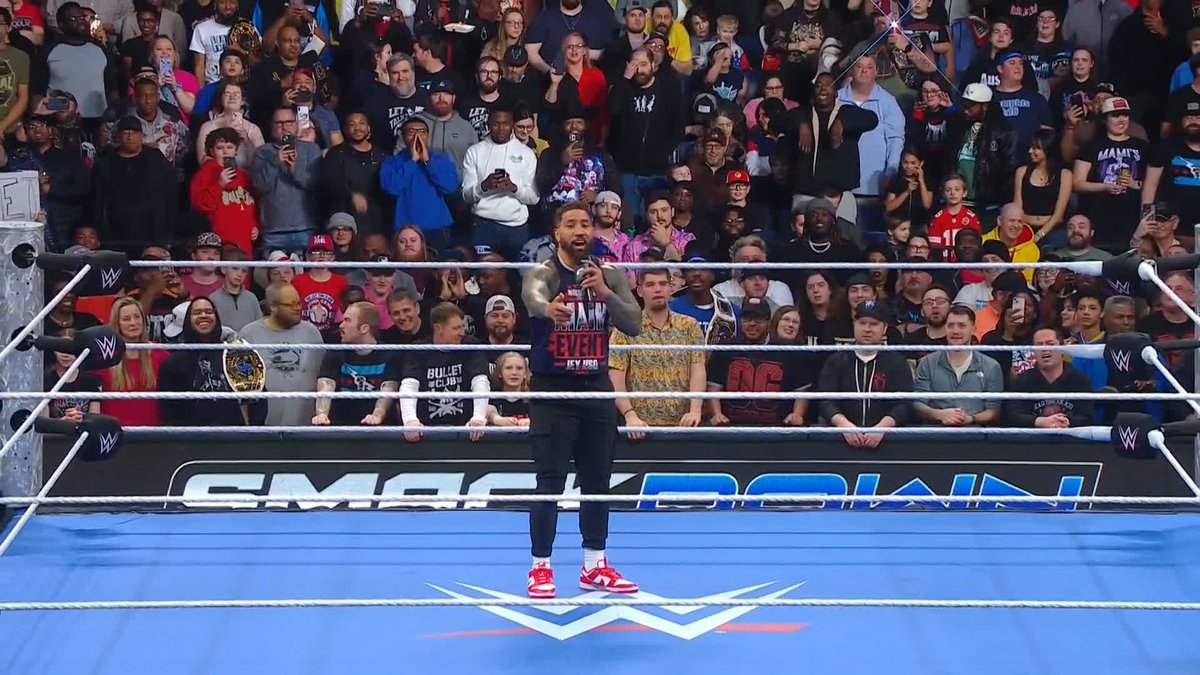 YOU DESERVE IT! 👏👏👏 #SmackDown