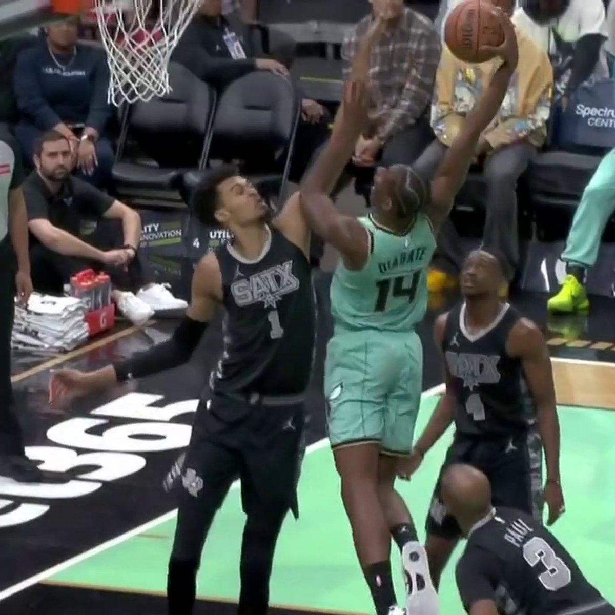 MOUSSA DIABATE DUNKED ON WEMBY 😳